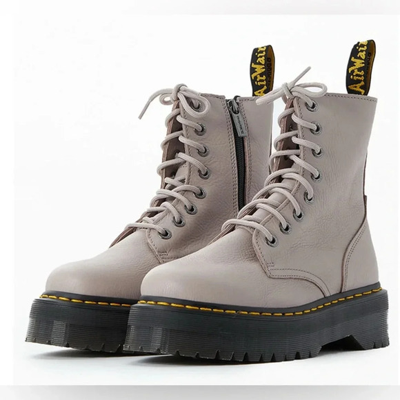 Dr Martens Women's Taupe Jadon Vintage Pisa Platform Boots Size 6 NWOT - Picture 10 of 10